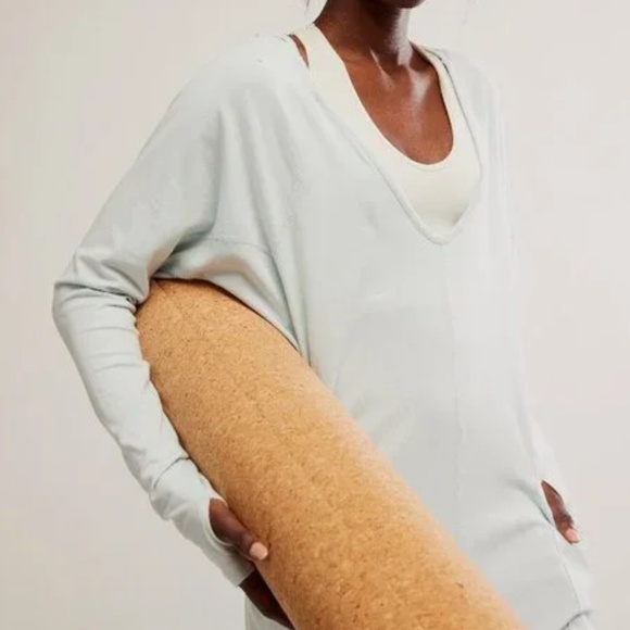 FPMovement by FP  Hot Shot L/S Hooded Onesie in Arctic Snow in various NWT - Picture 4 of 6